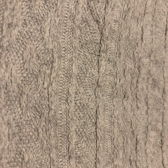 Madewell Soft Gray Knit Sleeveless Sweater, size large - Picture 4 of 10